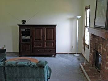 3rd image of 2335 Meadowood Blvd