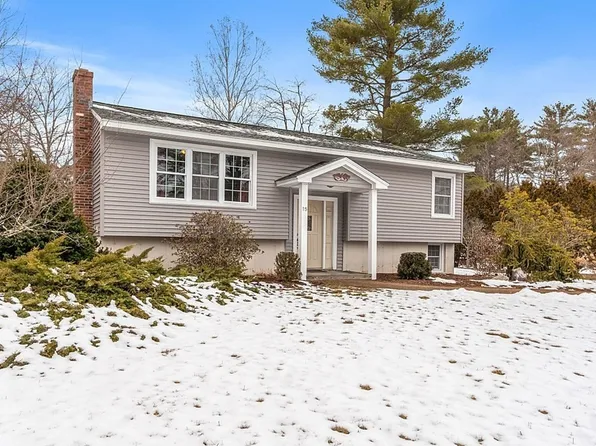 15 Center Dr, Orange, MA 01364