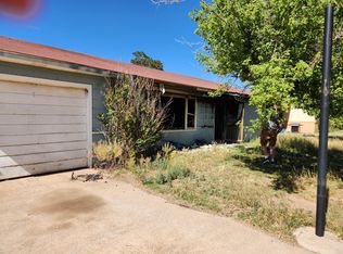 208 SW 1st St, Earth, TX 79031