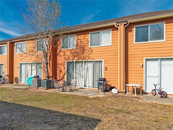 2nd image of 912 Orchid Dr #6
