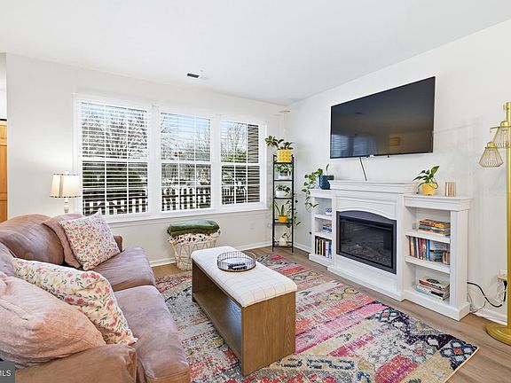 2nd image of 52 Dogwood Ln #D-9