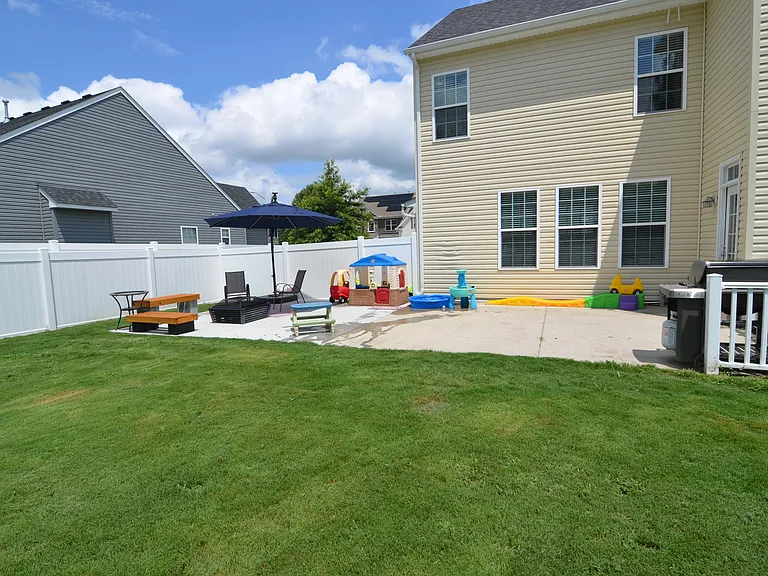 717 Tyler Way — Photo 28