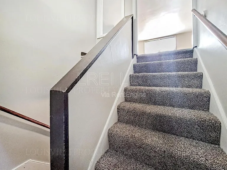 1035 Baxter Ave #3 — Photo 4
