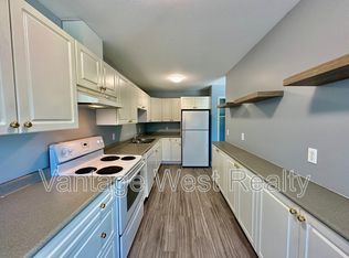 746 Dehart Ave, Kelowna, BC V1Y 6A1