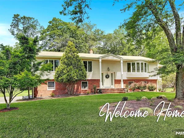 19 Alida Pl, Ramsey, NJ 07446