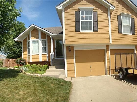 1st image of 1137 NE Colleen Dr