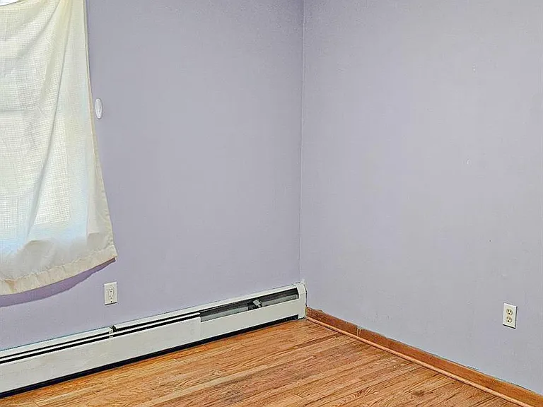 225 Monhagen Ave — Photo 9