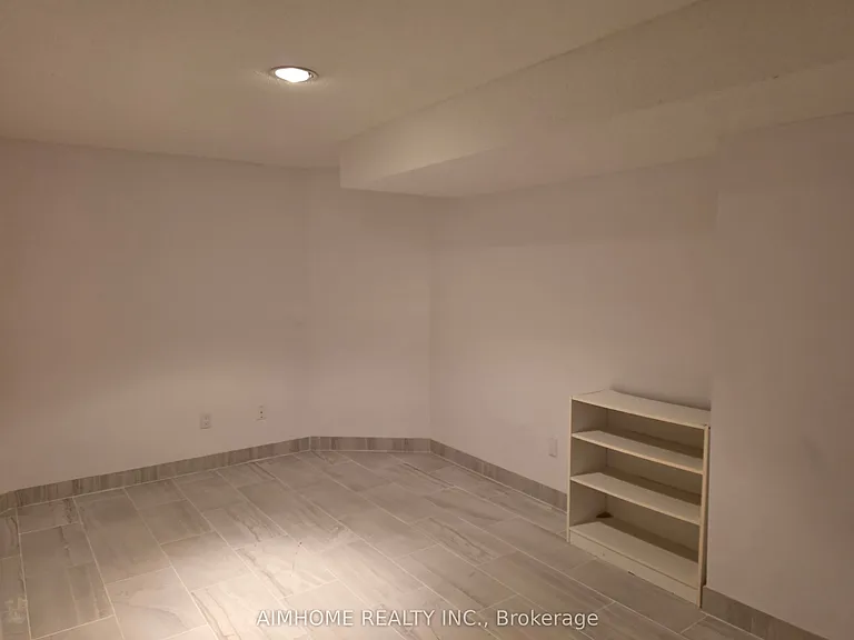 49 Holbrook Ct — Photo 28