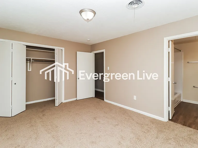 955 Briarwood Dr — Photo 9