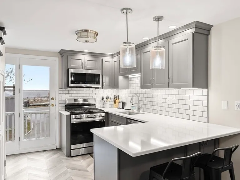 137 Water St #3 — Photo 4