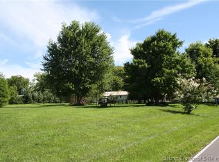 9980 Hillcrest Dr SW, Mauckport, IN 47142