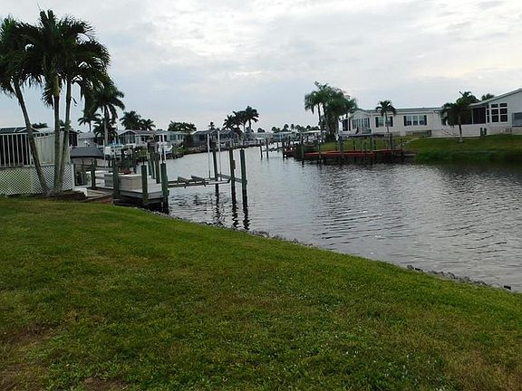 3rd image of 17590 Canal Cove Ct