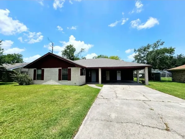 1518 N Greenfield Cir, Lake Charles, LA 70605