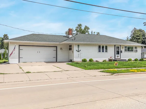 312 E Cecil St, Neenah, WI 54956