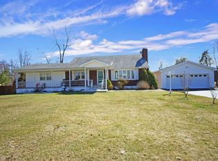 1 Heather Dr, Wappingers Falls, NY 12590