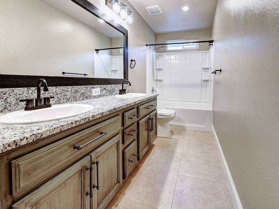 2nd image of 496 S Cascade Way