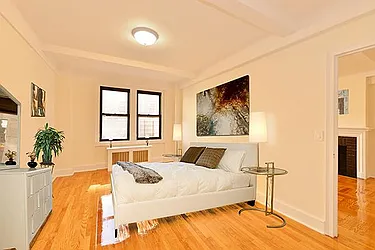 Rented by Siderow Residential Group