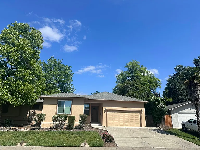 2 Car Garage/Front Elevation