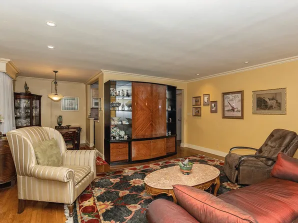 18212 Horace Harding Expy #1K, Fresh Meadows, NY 11365