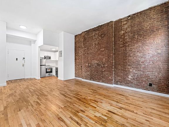 4th image of 400 W 23rd St APT 3M