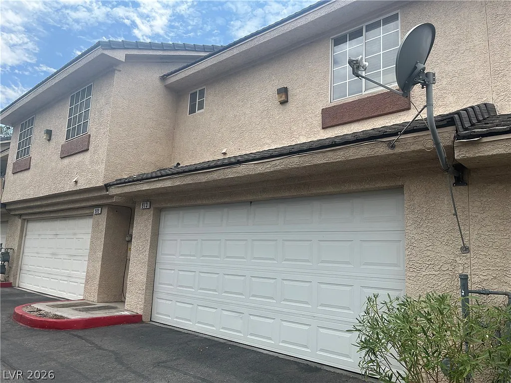 2 bed, 2.5 bath, 1210 sqft, $1,550 — Photo 2