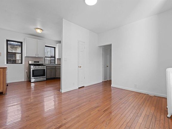 4th image of 21-48 35th St #5G
