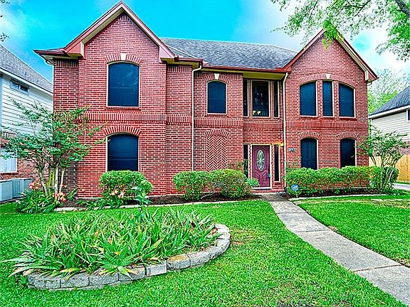 3rd image of 1110 Hidden Oaks Dr