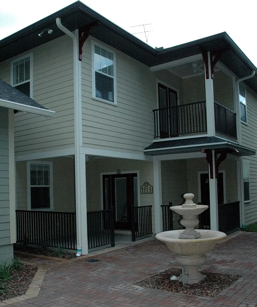 Cottages at Norman - 3 Bedroom, 2 Bathroom Apartment in Sorority Row — Photo 2