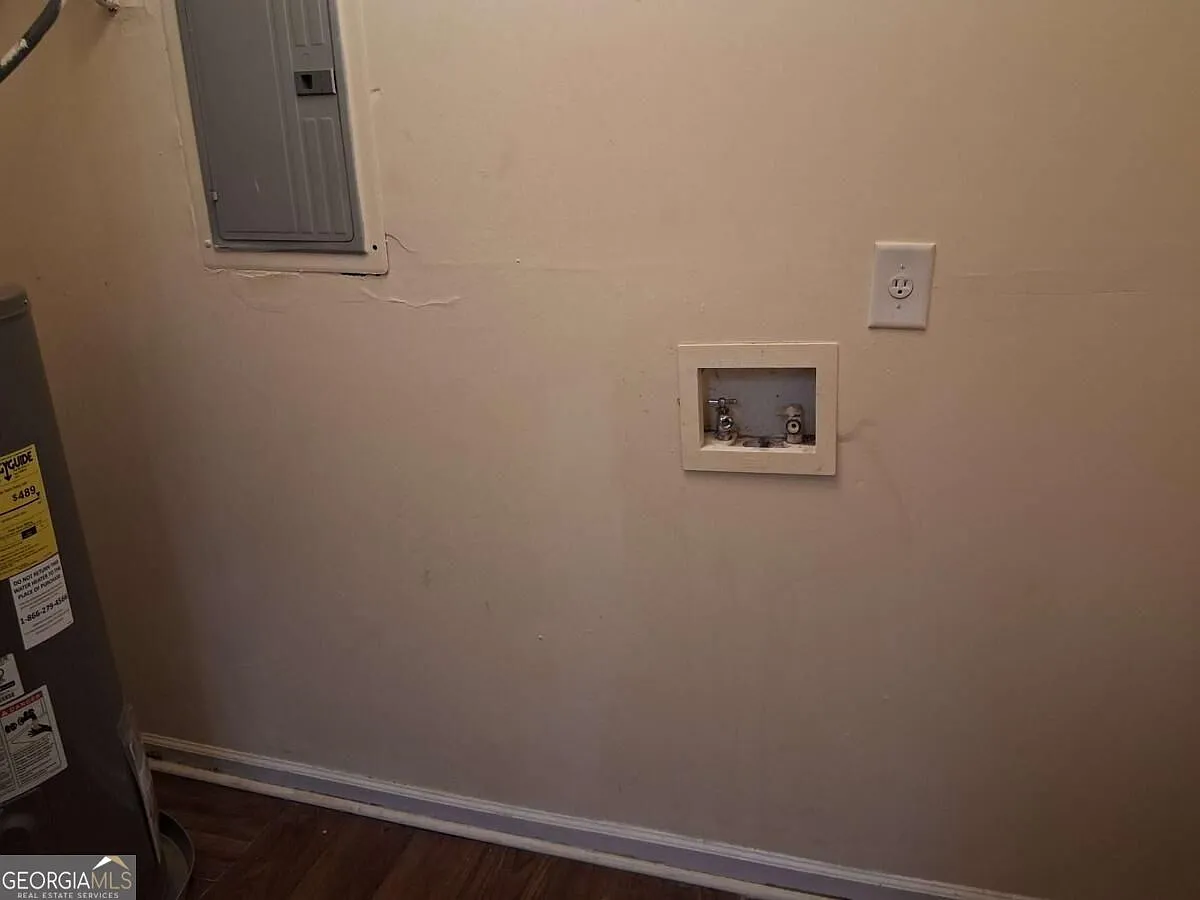 2 bed, 1.5 bath, 1089 sqft, $1,200 — Photo 4