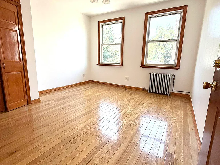 134 Dupont St #O — Photo 1