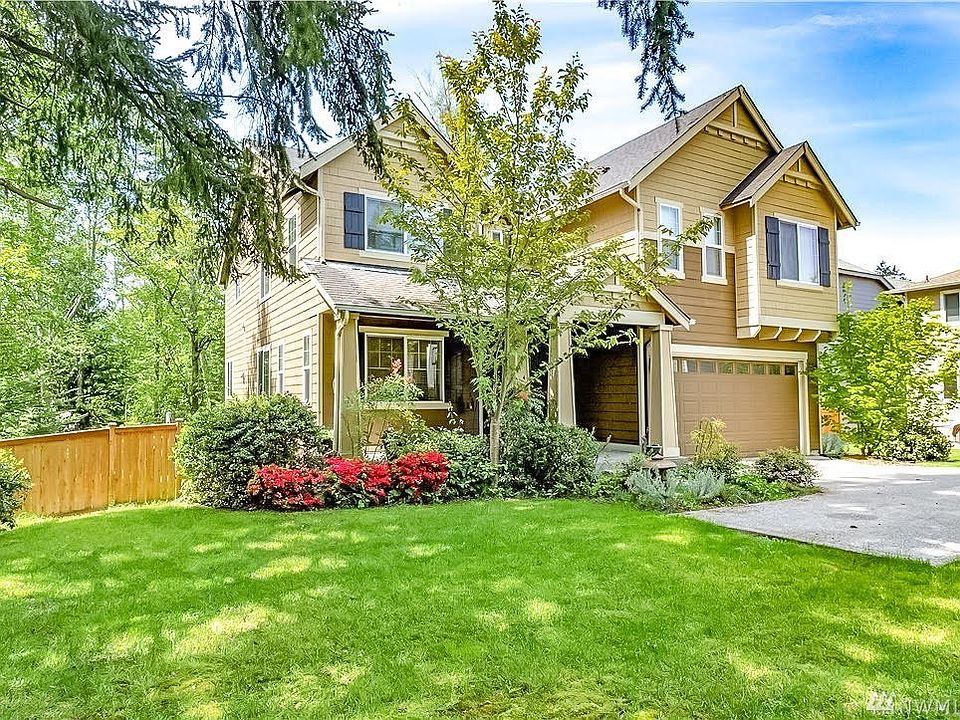 1st image of 902 207th St SW