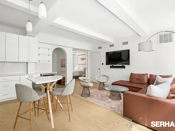 179 East 79th Street 1B image 2 of 15