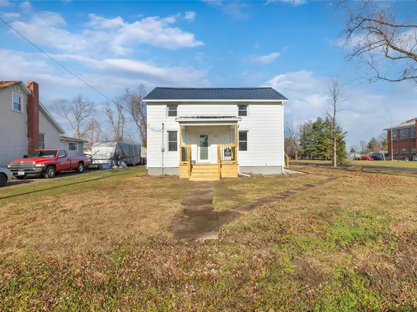 211 Brown St, Brighton, IL 62012