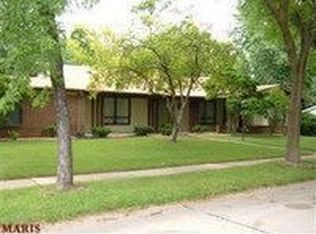 1117 Lering Dr, Ballwin, MO 63011