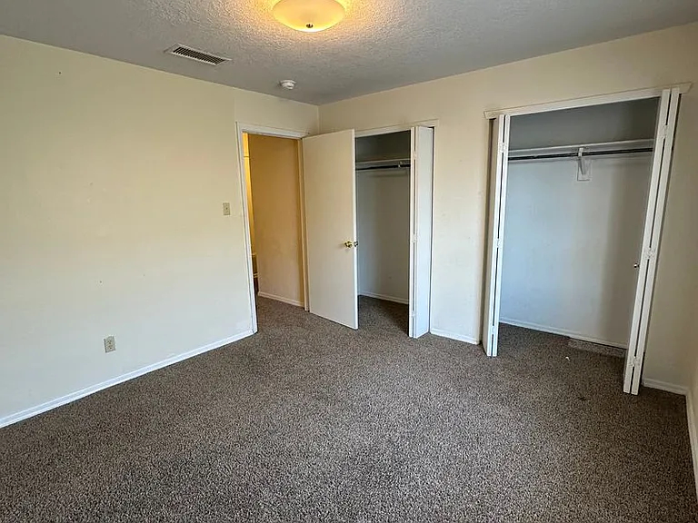 Echols 1500 - Sedona Apartments — Photo 12