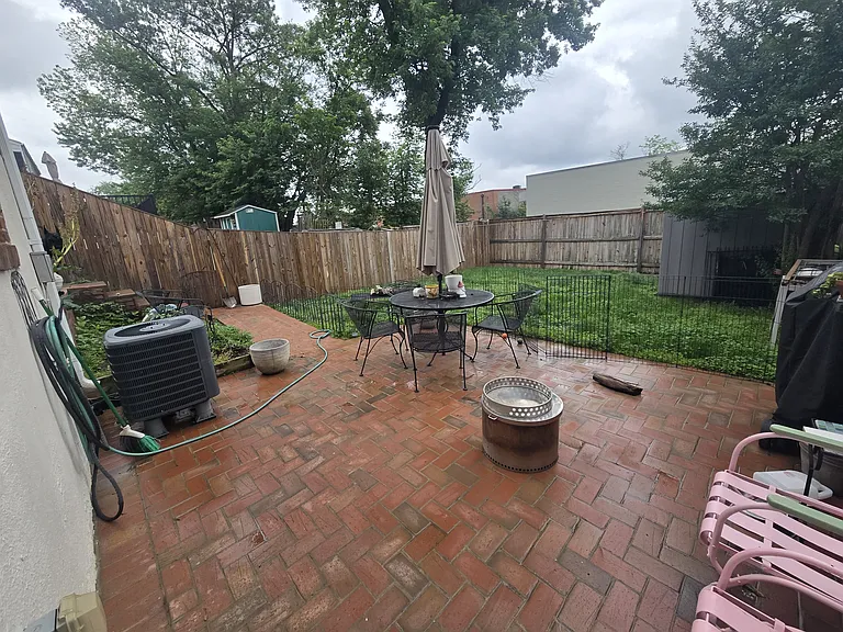 3932 Vermont Ave — Photo 2