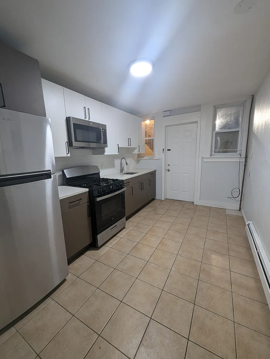 Building Photo - 1116 Magnolia Ave #5