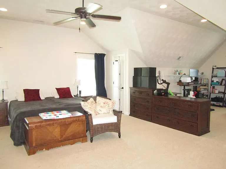2084 Kittridge Dr — Photo 29