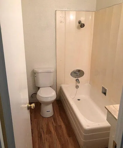 12826 Bloomfield Ave — Photo 18