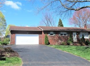 408 Mecklem Ln, Ellwood City, PA 16117