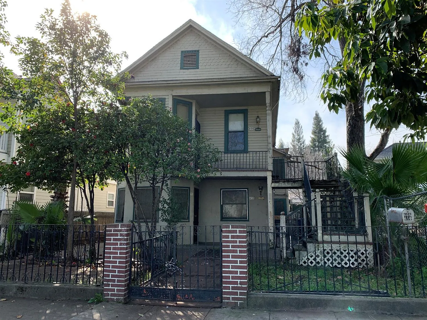 610 S St photo 1