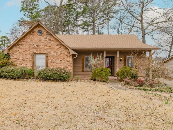 15 Danube Dr, Maumelle, AR 72113