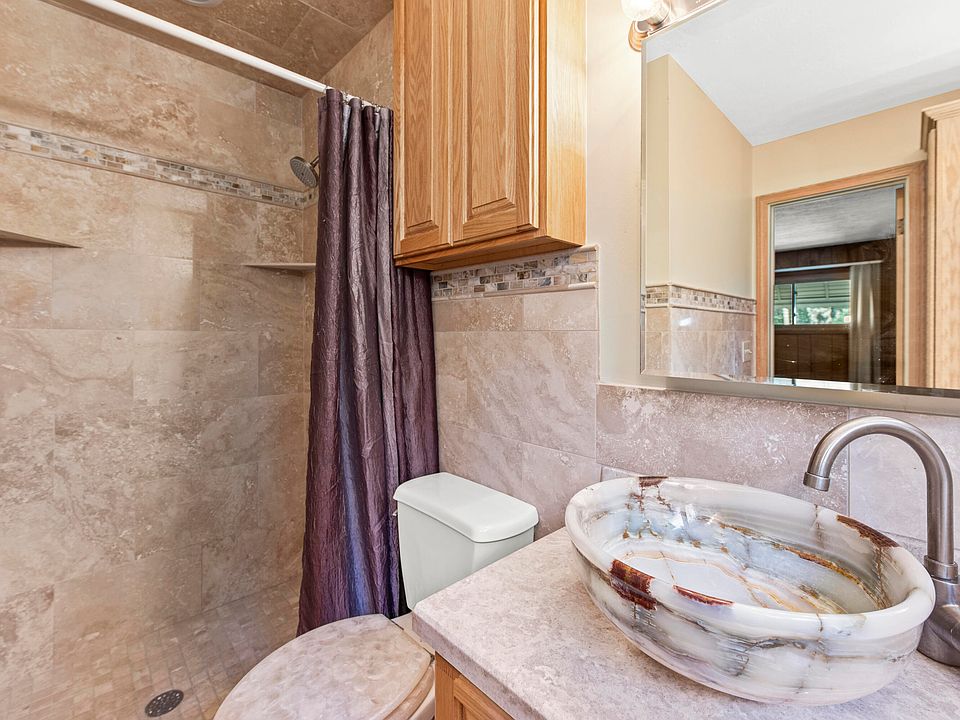 219 Ottawa Dr, photo 15