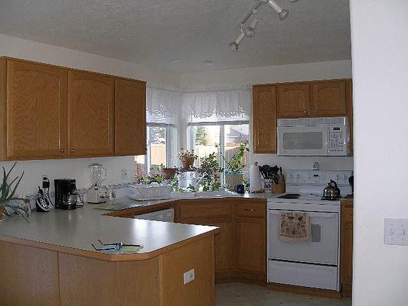 3rd image of 23822 E Maxwell Ln