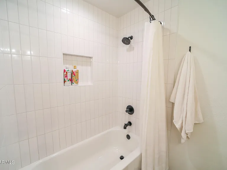 1224 E Alameda Dr — Photo 6