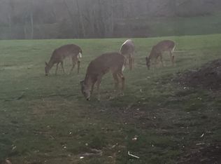 10 Fetlock Ln, Blue Bell, PA 19422