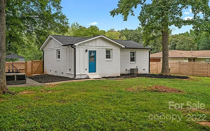 3709 Sargeant Dr — Photo 7
