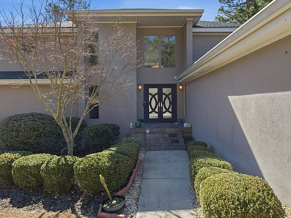 3rd image of 212 Bay Tree Ct