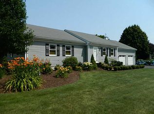 20 Crosswynds Dr, Saunderstown, RI 02874