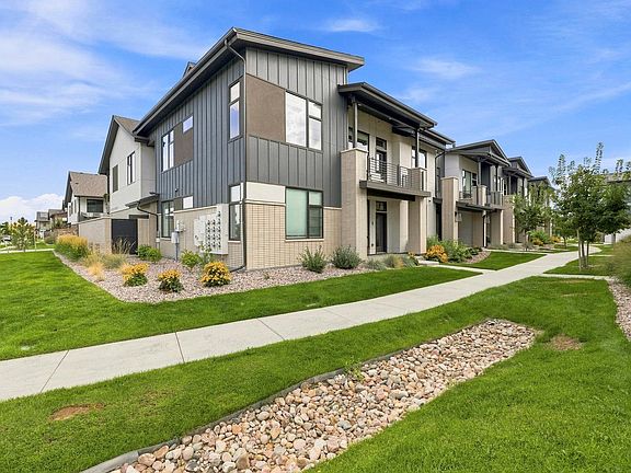 3rd image of 862 Birdwhistle Ln #6